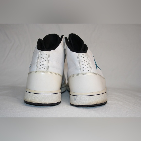 Jordan Executive "White" Shoes Size: 9 (men) - Picture 8 of 10